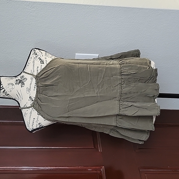 OLIVE green ruffled tank top size medium - Picture 1 of 5